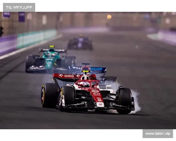 F1新赛季燃爆赛场 力压群雄全方位统治比赛精彩纷呈 F1新赛季燃爆赛场 力压群雄全方位统治比赛精彩纷呈