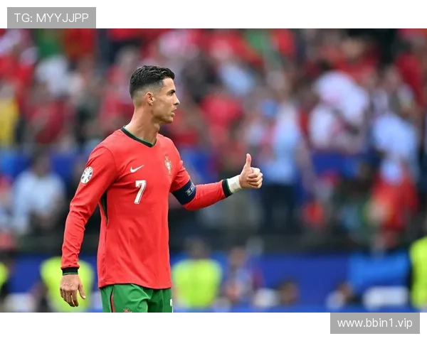 8年前的今天 C罗在家乡马德拉岛为葡萄牙国家队进球创历史时刻